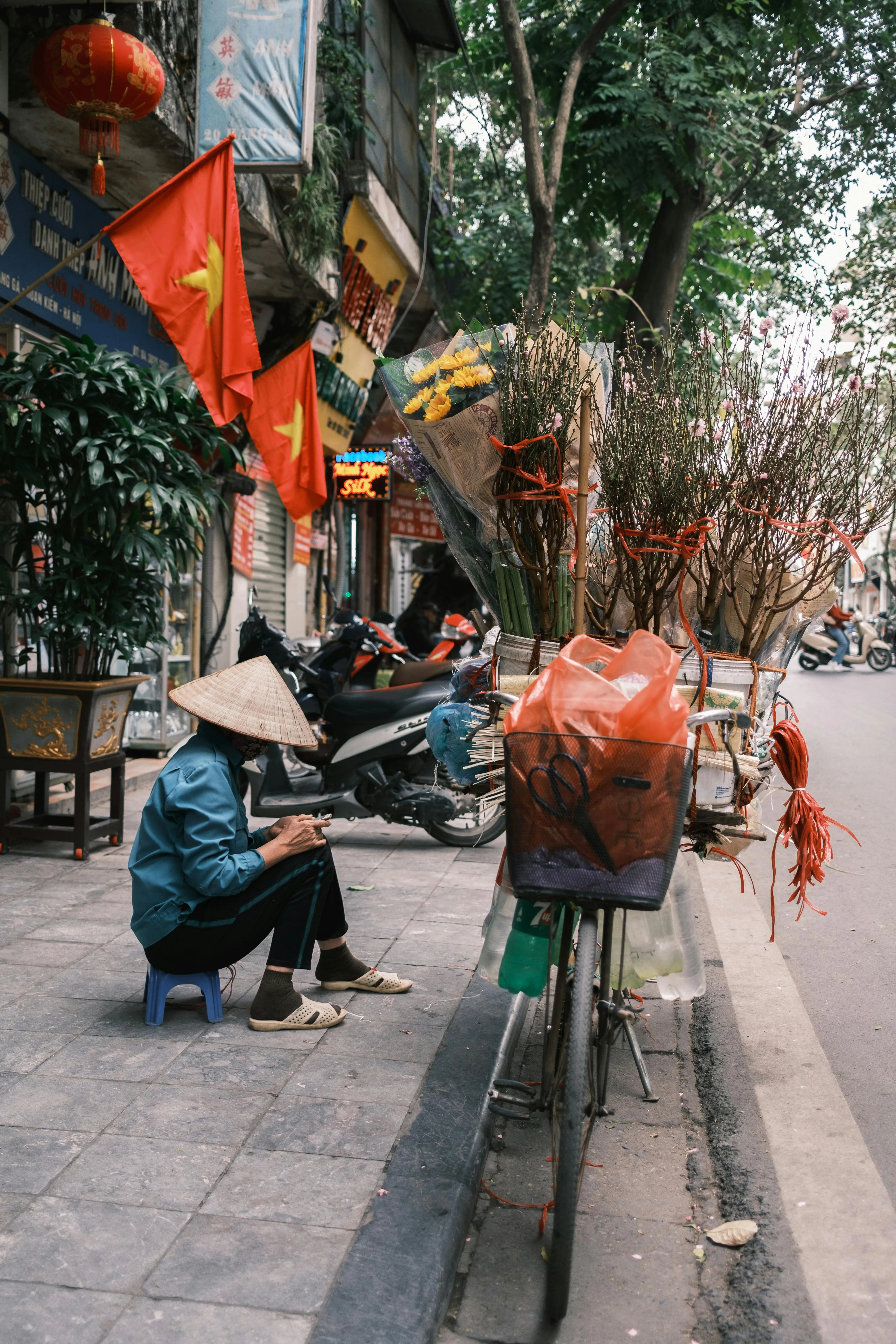 nghe-thuat-xam-hinh-xu-huong-va-y-tuong-hinh-xam-hoa-cay